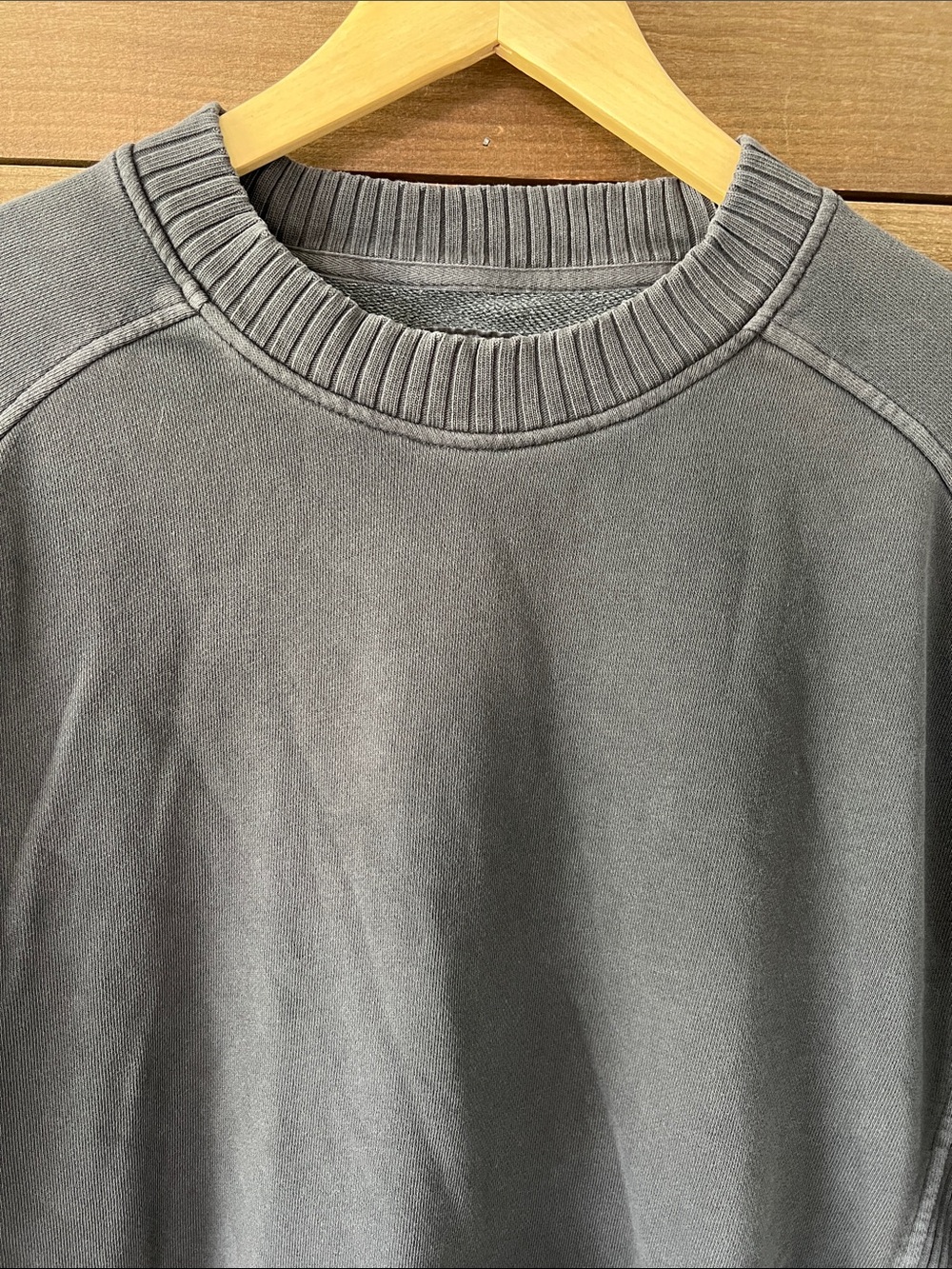 Aerie Women's Down-To-Earth Crew Sweatshirt in Smoked Gray Size Small - Picture 4 of 9